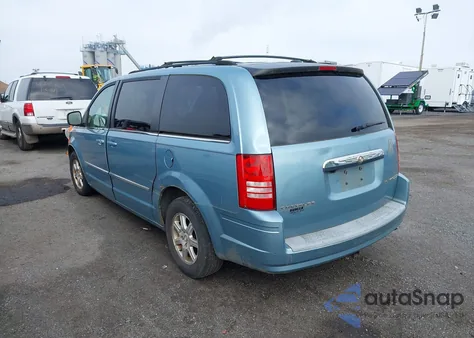 2009 Chrysler Town & Country Touring z USA, uszkodzony, nr VIN 2A8HR54189R607171